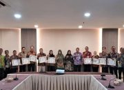 KI Babel Serahkan Anugrah Layanan Terbaik Keterbukaan Informasi Kepada 14 Badan Publik, ini kategorinya !
