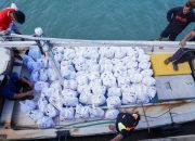 Korban Banjir Rob dan Angin Kencang, Warga Pesisir Dusun Pulau Panjang Dapat Sembako dari Program CSR, PT. Timah