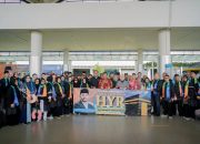 Momen Hari Guru Nasional, Hanta Yuda Rasyid Mengumrohkan 69 Guru, Jamaah Umroh VIP, Prof Udin Lepas Keberangkatan