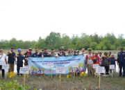 PT. Timah Tanami 5000 Batang Mangrove Untuk Menjaga Ekosistem Pesisir di Pantai Takari Desa Rebo
