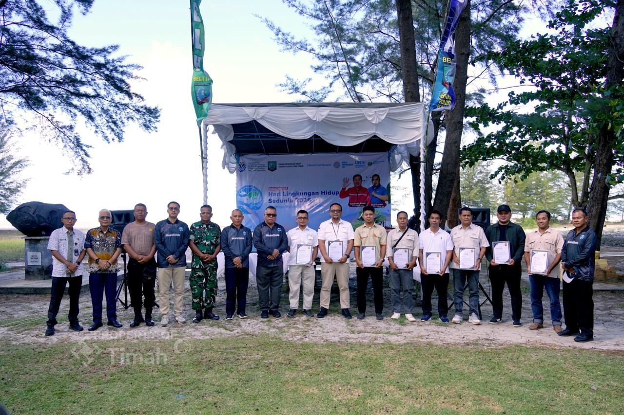 PT TIMAH dan Belitung Timur Bersatu Jaga Alam, Tanam Harapan di Pesisir Pantai Lalang