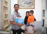 Di Tengah Perjuangan Sang Ibu, Kepedulian PT TIMAH Hadir Menguatkan Langkah Al Fasha Menuju Kesembuhan