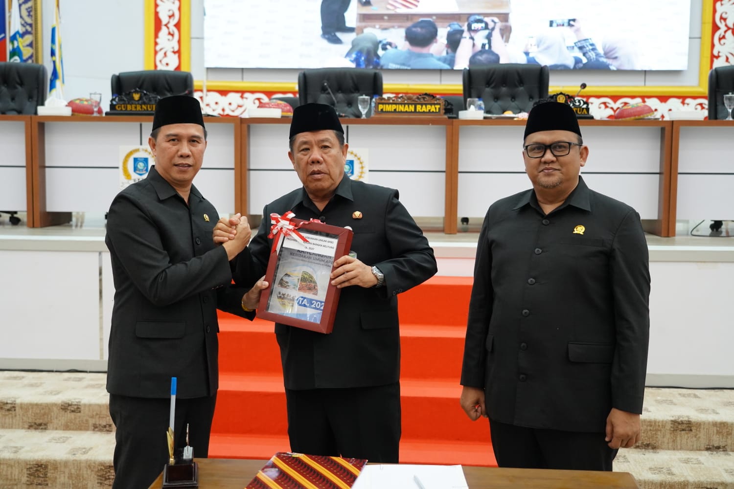 Paripurna DPRD Babel: Dua Raperda Disahkan, APBD 2027 Mulai Dibahas, Serapan Anggaran Jadi Sorotan