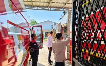 KEMARAU MATIKAN PAM SEPEKAN, PT TIMAH KIRIM AIR UNTUK 700 WARGA SMKN 4 PANGKALPINANG
