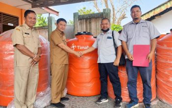 Saat Air Menjadi Barang Mahal, PT TIMAH Bantu Warga Mentok Lewat 15 Tangki Penampungan