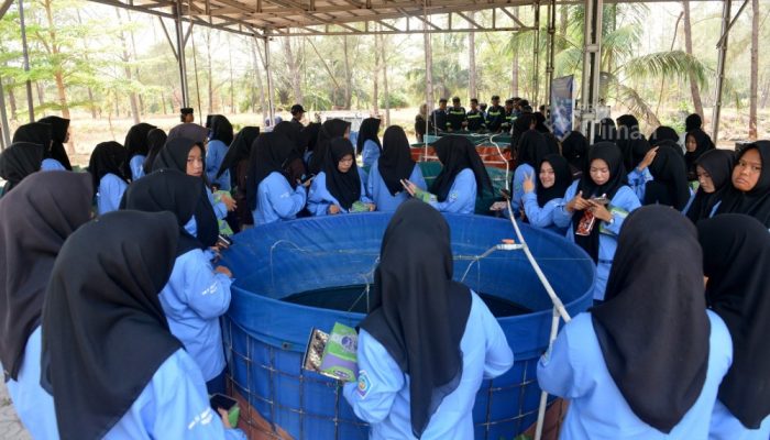 Ketika Lahan Bekas Tambang Menjadi Laboratorium Kehidupan, Siswa SMK IT Jamalullail Belinyu Belajar di Air Jangkang