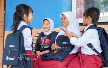 Dari Mimpi Kuliah Gladis hingga Ayunan PAUD, PT TIMAH Hadir Menguatkan Pendidikan