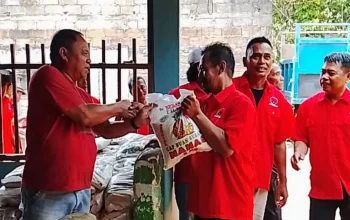 Rudianto Tjen Terus Hadir untuk Rakyat, PDIP Belitung Timur Bergerak Bagikan Beras Serentak