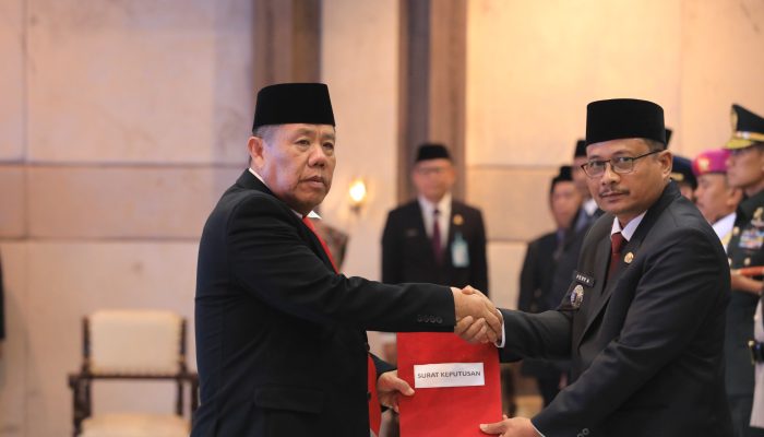 Resmi Definitif, Fery Afriyanto Dipasang Hidayat sebagai Penguat Mesin Pemerintahan Babel